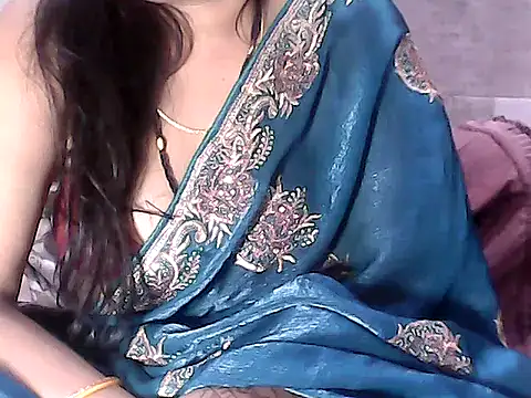 Snapshot of RINA_RANI_0 chatting on November 15, 10:56 am RINA RANI 0 online show from November 15, 10:56 am
