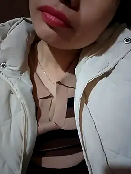 Snapshot of Meoweo_23 chatting on November 20, 2:28 pm Meoweo 23 online show from November 20, 2:28 pm