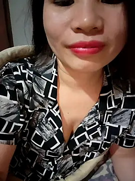 Snapshot of Meoweo_23 chatting on November 25, 1:55 pm Meoweo 23 online show from November 25, 1:55 pm