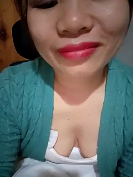 Snapshot of Meoweo_23 chatting on December 1, 12:59 am Meoweo 23 online show from December 1, 12:59 am