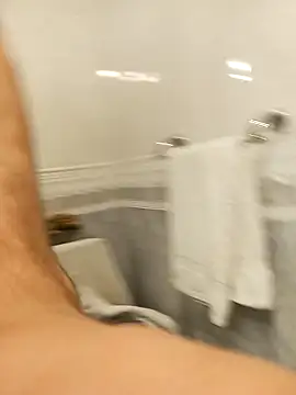 ruiiizz online show from April 14, 5:30 pm