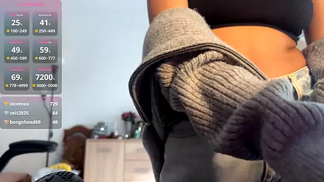 Snapshot of EvaJetty chatting on September 28, 1:49 pm EvaJetty online show from September 28, 1:49 pm