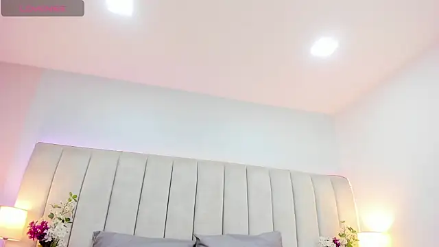 Snapshot of EllaaThorne chatting on November 18, 7:51 pm EllaaThorne online show from November 18, 7:51 pm