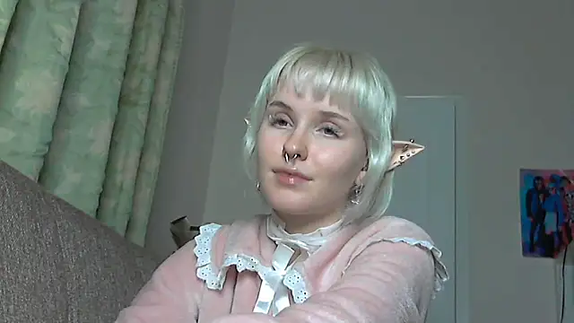 Snapshot of Paradoxy_ chatting on December 14, 7:51 pm Paradoxy online show from December 14, 7:51 pm