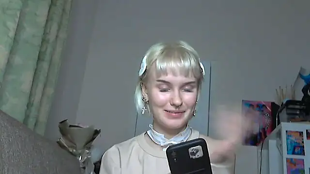 Snapshot of Paradoxy_ chatting on December 15, 8:13 pm Paradoxy online show from December 15, 8:13 pm