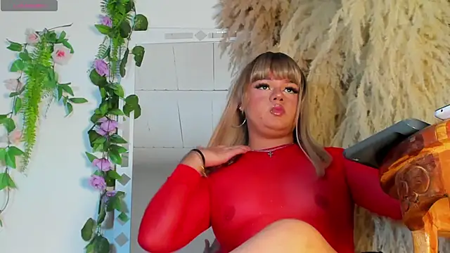 Snapshot of Tiffany_deluxe chatting on September 27, 7:30 pm Tiffany deluxe online show from September 27, 7:30 pm