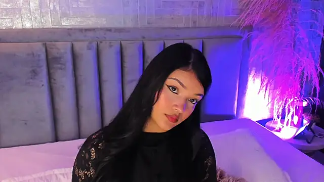 EmmaBlossom online show from October 1, 6:58 pm