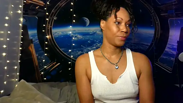 Snapshot of MrsToniTone chatting on November 11, 4:18 pm MrsToniTone online show from November 11, 4:18 pm