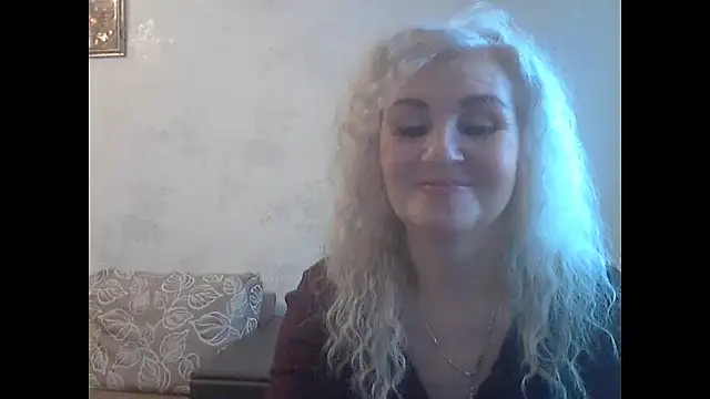 Snapshot of LadySexyBlond chatting on November 25, 2:50 pm LadySexyBlond online show from November 25, 2:50 pm