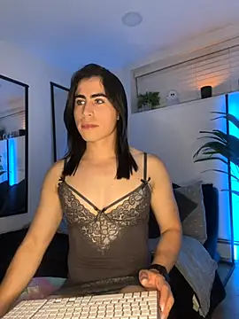 Snapshot of emilycolte chatting on October 20, 12:00 am emilycolte online show from October 20, 12:00 am