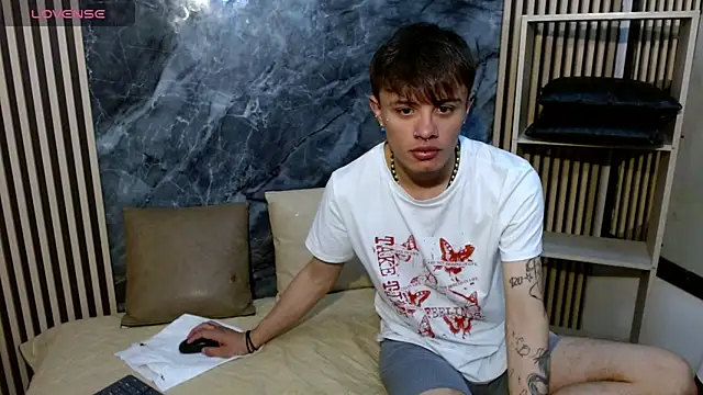 Snapshot of Jerom_xx chatting on September 27, 7:30 pm Jerom xx online show from September 27, 7:30 pm