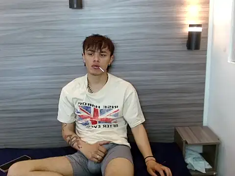 Snapshot of Jerom_xx chatting on October 14, 7:36 pm Jerom xx online show from October 14, 7:36 pm