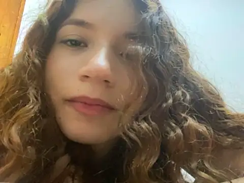 Snapshot of meridacute_ chatting on October 18, 6:16 am meridacute online show from October 18, 6:16 am