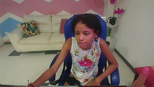 adisson petite1 online show from October 3, 11:46 pm