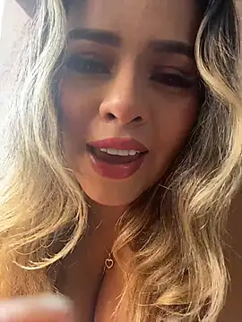 Snapshot of itsdanividarte chatting on November 6, 7:37 pm itsdanividarte online show from November 6, 7:37 pm