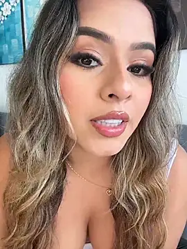 Snapshot of itsdanividarte chatting on November 25, 9:37 pm itsdanividarte online show from November 25, 9:37 pm