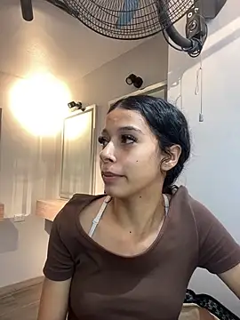 ChloeRosses online show from April 18, 7:29 pm