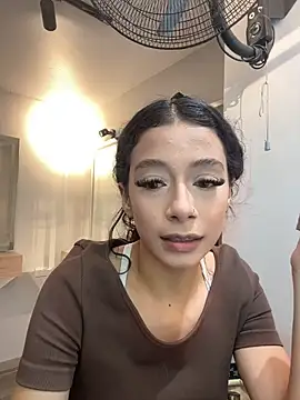 ChloeRosses online show from April 18, 7:58 pm