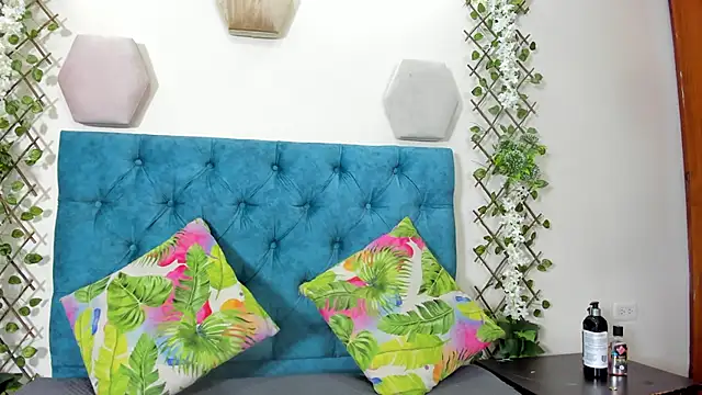 Snapshot of violett__rousee chatting on September 30, 1:49 pm violett rousee online show from September 30, 1:49 pm