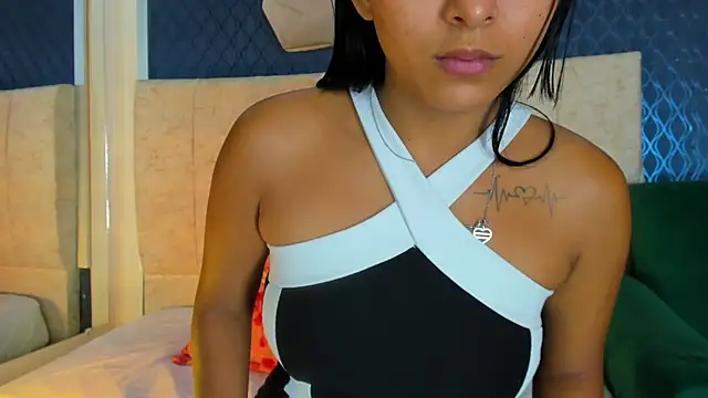 Snapshot of violett__rousee chatting on October 16, 4:19 pm violett rousee online show from October 16, 4:19 pm