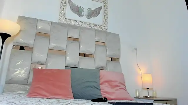 Snapshot of Nyra_18 chatting on November 20, 2:01 am Nyra 18 online show from November 20, 2:01 am