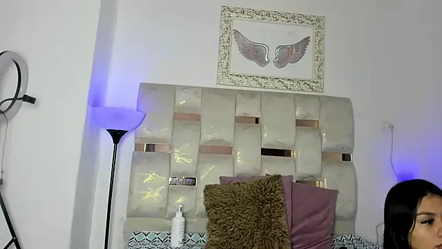 Snapshot of Nyra_18 chatting on November 27, 1:51 am Nyra 18 online show from November 27, 1:51 am