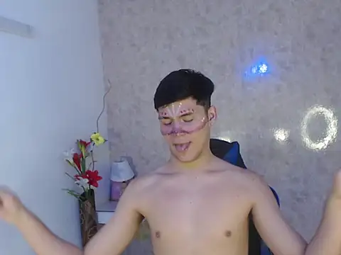 Snapshot of Aaron_Foxxx chatting on October 24, 1:18 pm Aaron Foxxx online show from October 24, 1:18 pm