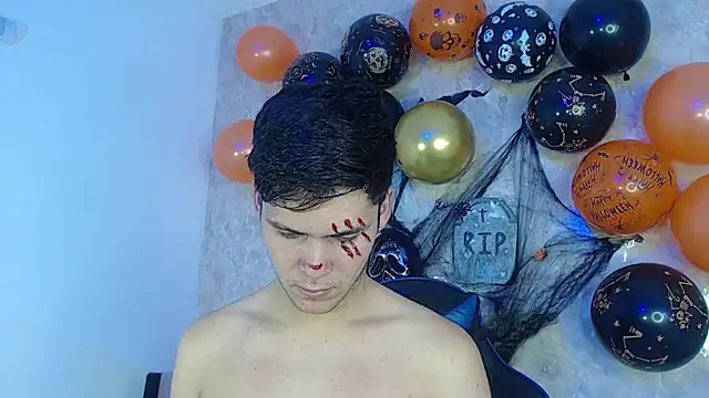 Snapshot of Aaron_Foxxx chatting on October 30, 1:12 pm Aaron Foxxx online show from October 30, 1:12 pm