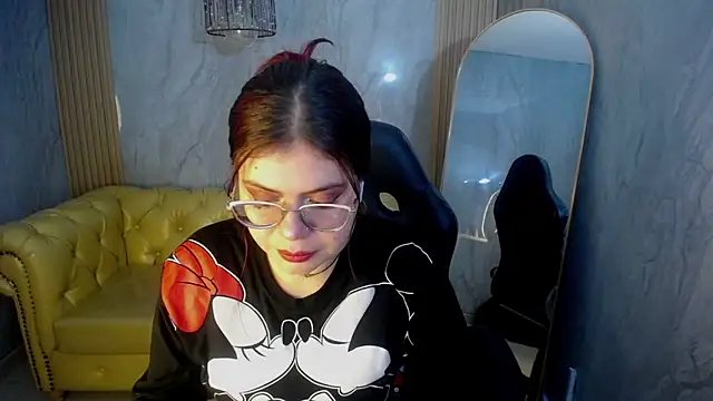 Snapshot of draviana_a_ chatting on November 13, 3:05 am draviana a online show from November 13, 3:05 am