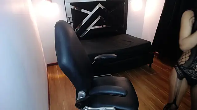 MarianaRojas  online show from December 22, 4:31 am