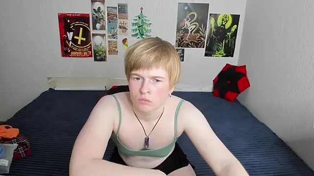 Cattie w  online show from April 2, 1:14 am