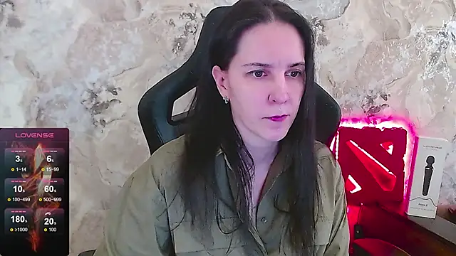 Irwi Tomboy online show from April 20, 1:14 pm