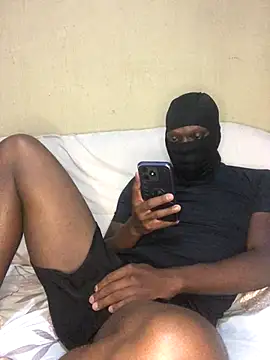 Snapshot of Swazibigmachine chatting on December 14, 4:01 pm Swazibigmachine online show from December 14, 4:01 pm