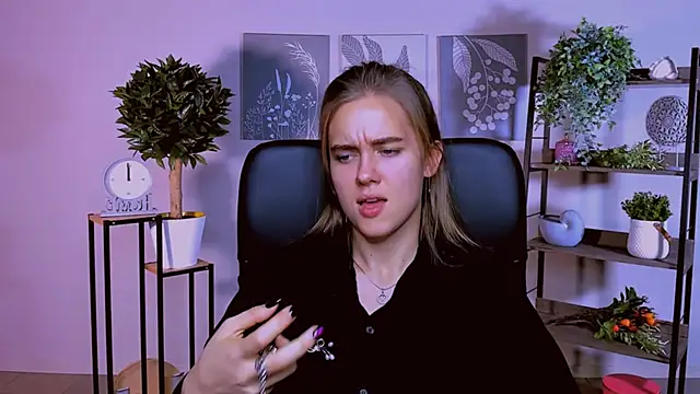 JuneWoods online show from October 17, 12:19 pm