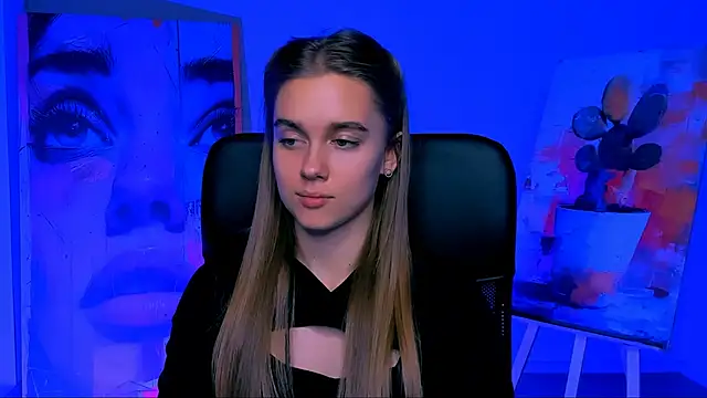 JuneWoods online show from December 5, 12:36 pm