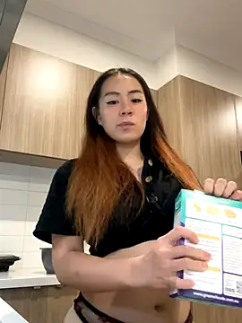 Snapshot of blueburrypie chatting on December 4, 1:42 pm blueburrypie online show from December 4, 1:42 pm