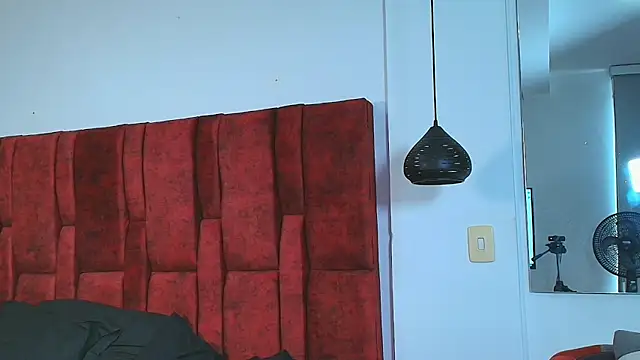 Sofia Hank  online show from September 30, 4:01 pm