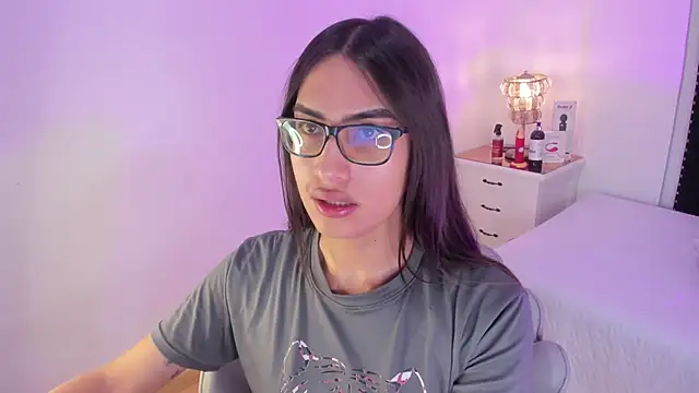 Snapshot of cherrylady_02 chatting on October 4, 12:14 pm cherrylady 02 online show from October 4, 12:14 pm