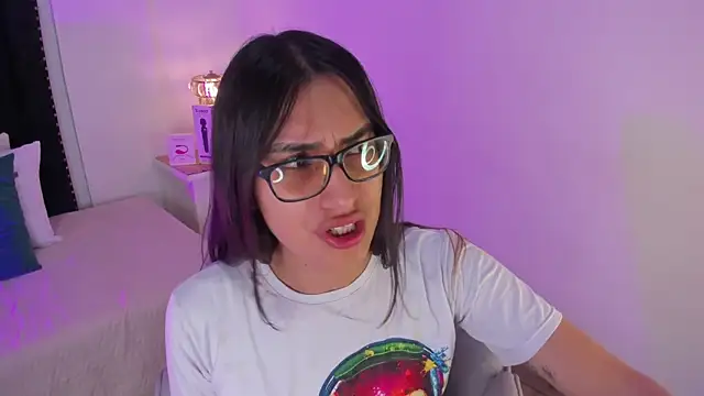 Snapshot of cherrylady_02 chatting on October 18, 12:50 pm cherrylady 02 online show from October 18, 12:50 pm