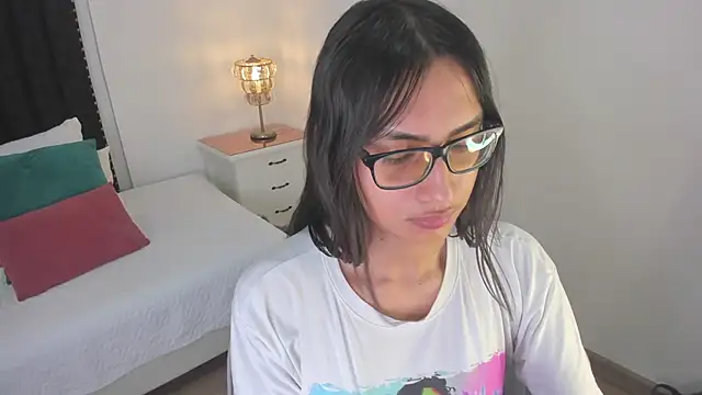 Snapshot of cherrylady_02 chatting on October 19, 1:01 pm cherrylady 02 online show from October 19, 1:01 pm