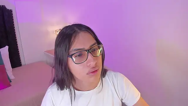 Snapshot of cherrylady_02 chatting on October 26, 12:44 pm cherrylady 02 online show from October 26, 12:44 pm