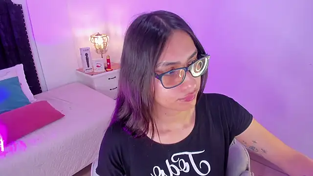 Snapshot of cherrylady_02 chatting on October 28, 12:52 pm cherrylady 02 online show from October 28, 12:52 pm