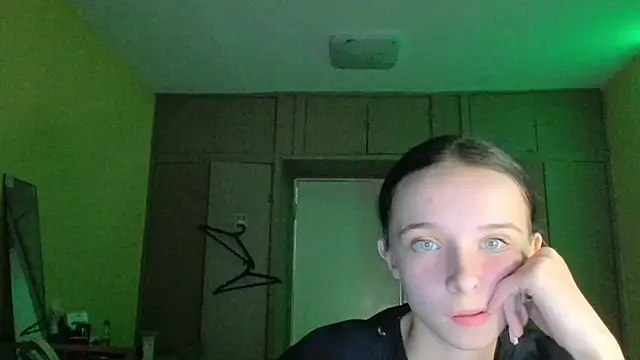 Emilia Light online show from October 11, 5:11 pm