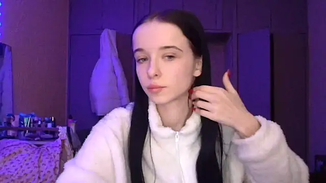 Emilia Light online show from February 10, 6:39 am