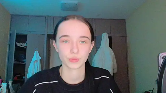 Emilia Light online show from February 16, 8:21 am