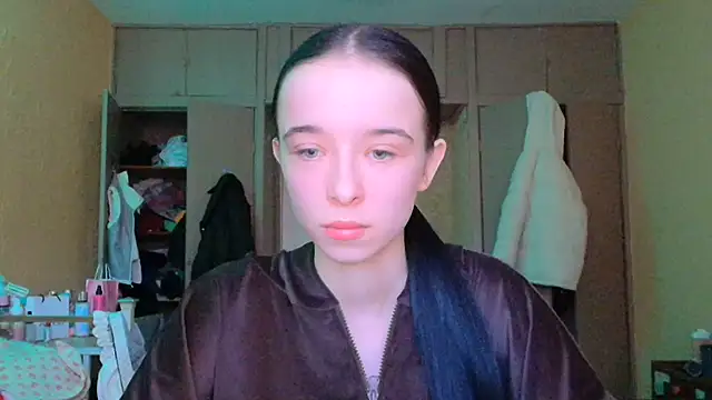 Emilia Light online show from March 5, 7:26 am