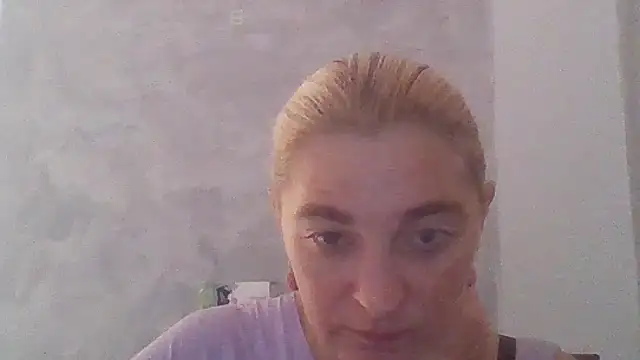 Snapshot of GoldenAngelMilf chatting on September 26, 12:42 pm GoldenAngelMilf online show from September 26, 12:42 pm