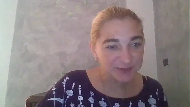 Snapshot of GoldenAngelMilf chatting on October 1, 11:38 am GoldenAngelMilf online show from October 1, 11:38 am