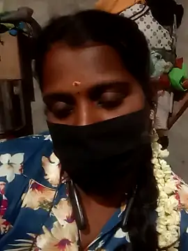 Snapshot of Tamil_Hot_Sandy chatting on October 1, 6:47 pm Tamil Hot Sandy online show from October 1, 6:47 pm