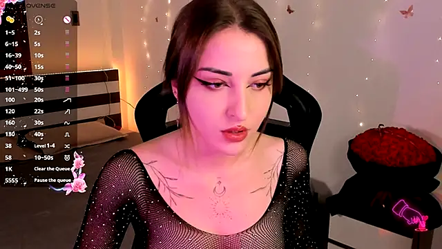 AmyVilvet  online show from November 27, 6:10 pm